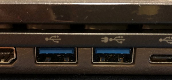 USB3.0 コネクタ（電源オフUSB 充電機能対応）